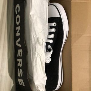 0071 NWT Converse Chuck Taylors